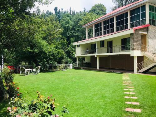 H.m.h Lodges & Hotel Resort