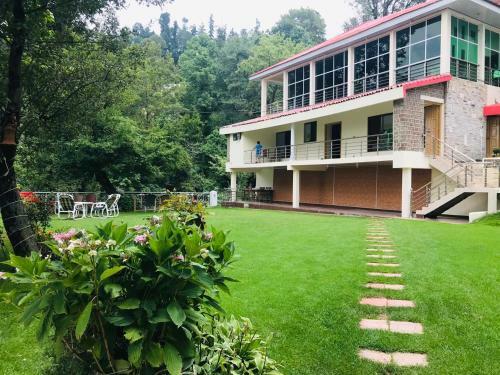 H.m.h Lodges & Hotel Resort