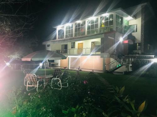 H.m.h Lodges & Hotel Resort