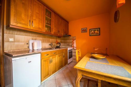 Apartma Rombon Brdo With Free Onsite Parking