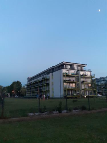 Ez�st Apartman
