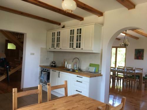 Villa Wsr�d P�l I Las�w