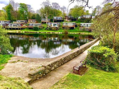 North Wales Lake View 2 Bedroom