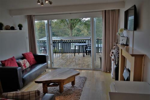 North Wales Lake View 2 Bedroom