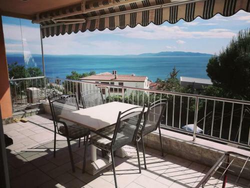Apartments In Villa Azra