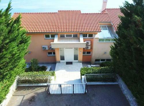 Apartments In Villa Azra