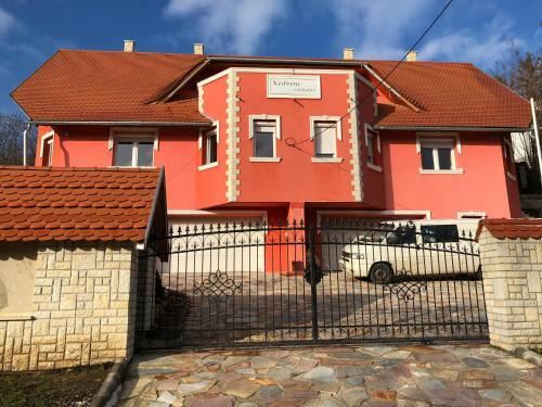 Hostal Kedvenc Vend�gh�z