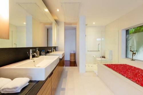 Surin Beach Villa With Ocean And Beach Views