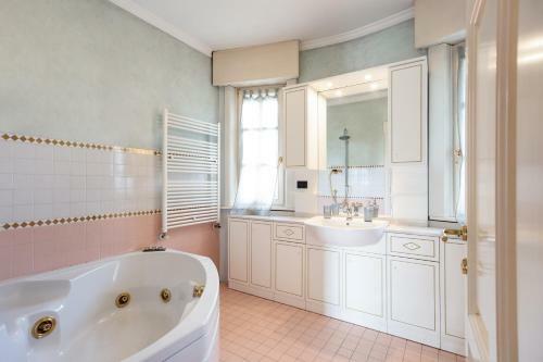Bed & Breakfast White House
