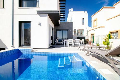 Villa De Lujo Con Piscina