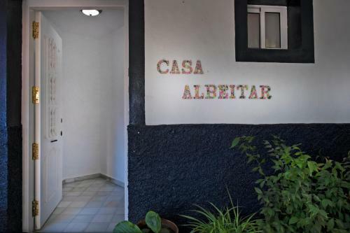 Casa Alb�itar