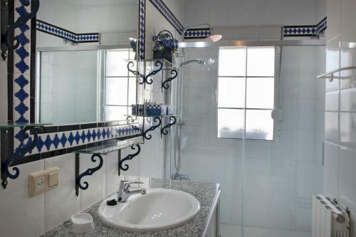 Casa Alb�itar