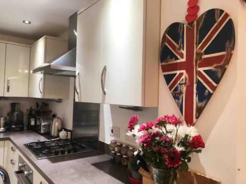 4 Bedroom House In Seaside Town
