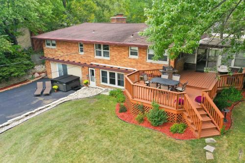 Villa Riverside Retreat