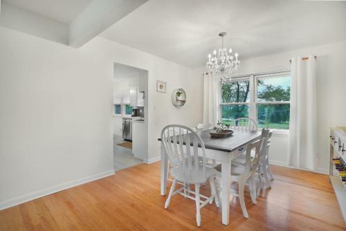 Villa Riverside Retreat