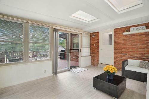 Villa Riverside Retreat