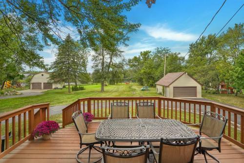 Villa Riverside Retreat