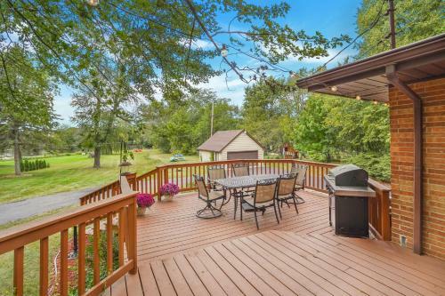 Villa Riverside Retreat
