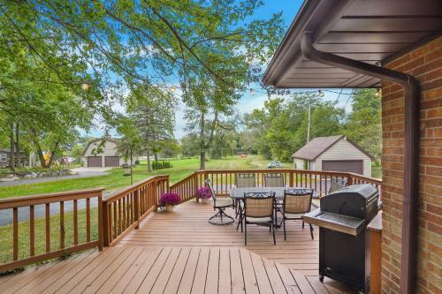 Villa Riverside Retreat