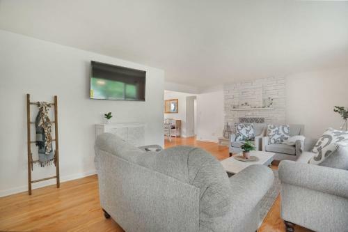 Villa Riverside Retreat
