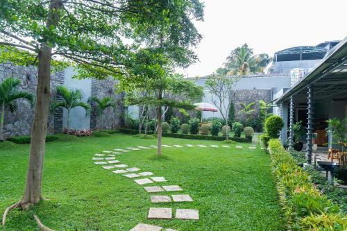Oyo 787 Hotel Kuwera Inn