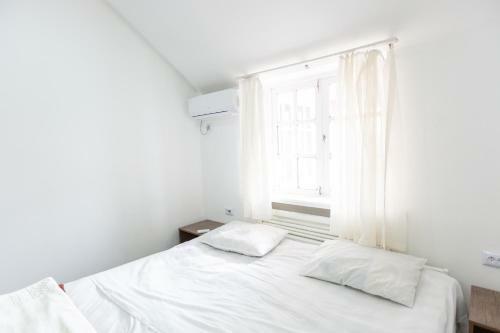 Light Hostel