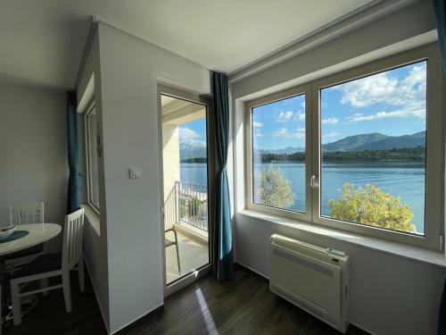 Apartments Maestral