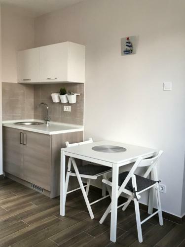 Apartments Maestral