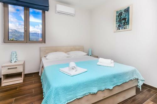 Apartments Maestral