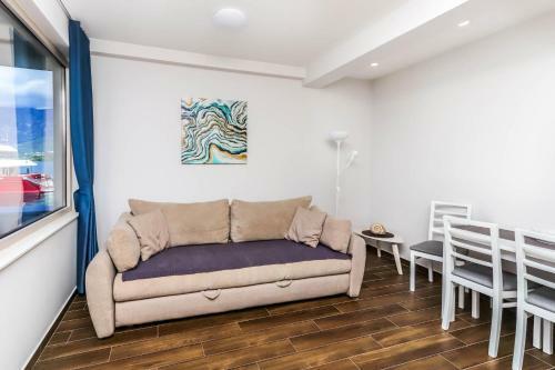 Apartments Maestral