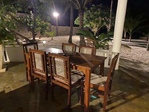 Brow Eagle Beach Villa, Watamu