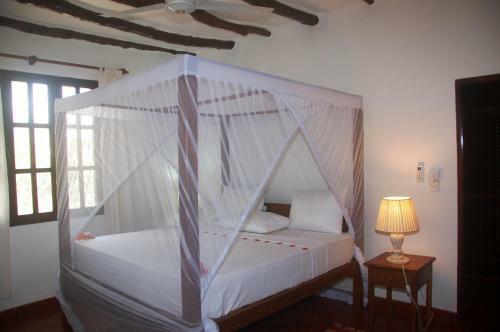 Brow Eagle Beach Villa, Watamu
