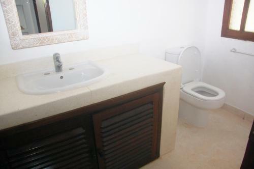 Brow Eagle Beach Villa, Watamu