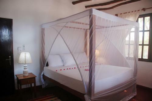 Brow Eagle Beach Villa, Watamu