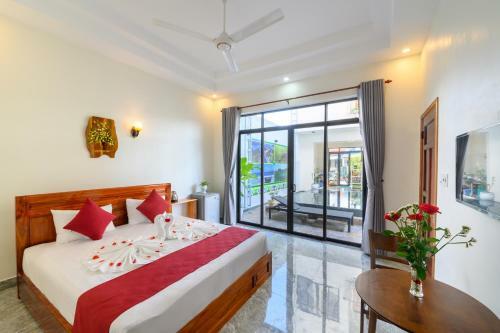 Beach Palm Villa Hoi An