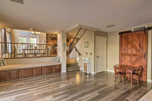 Peoria Home With Outdoor Oasis, 3 Mi To Golfing