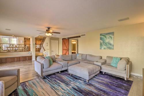 Peoria Home With Outdoor Oasis, 3 Mi To Golfing