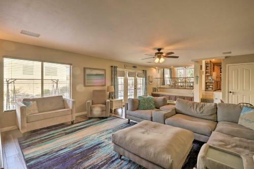 Peoria Home With Outdoor Oasis, 3 Mi To Golfing