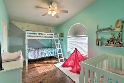 Peoria Home With Outdoor Oasis, 3 Mi To Golfing