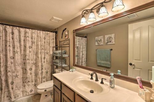 Peoria Home With Outdoor Oasis, 3 Mi To Golfing