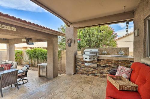 Peoria Home With Outdoor Oasis, 3 Mi To Golfing