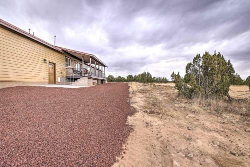 Show Low Home With White Mountain Lake Access!