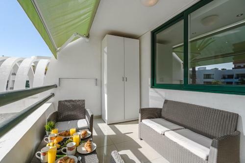 Optimist, Apartament Las Americas