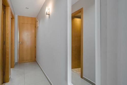 Optimist, Apartament Las Americas