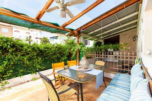 F & B Summer Collection - Mouries - Seafront