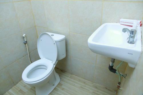 Oyo 1325 Grand Wisata Hotel