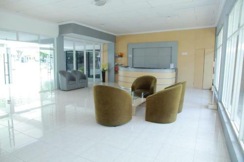 Oyo 1325 Grand Wisata Hotel