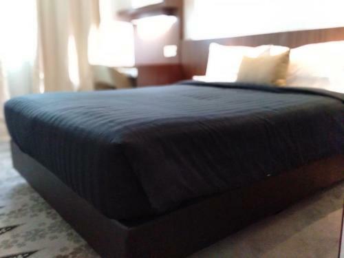 Utm Hotel & Residence