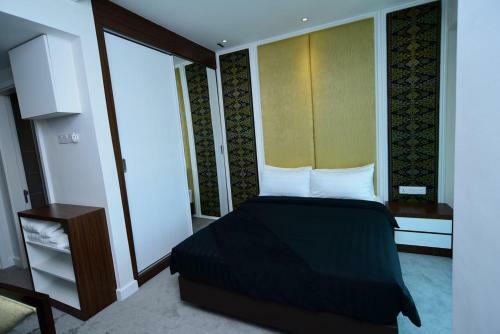 Utm Hotel & Residence