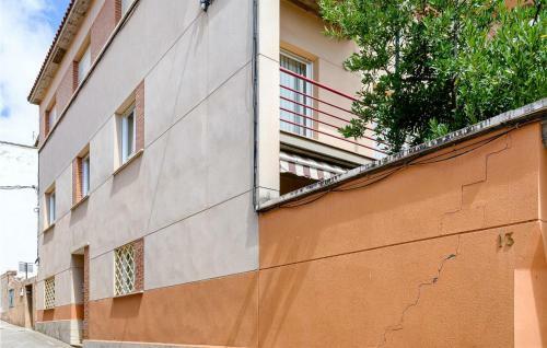 Stunning Home In Badar�n With Wifi And 5 Bedrooms